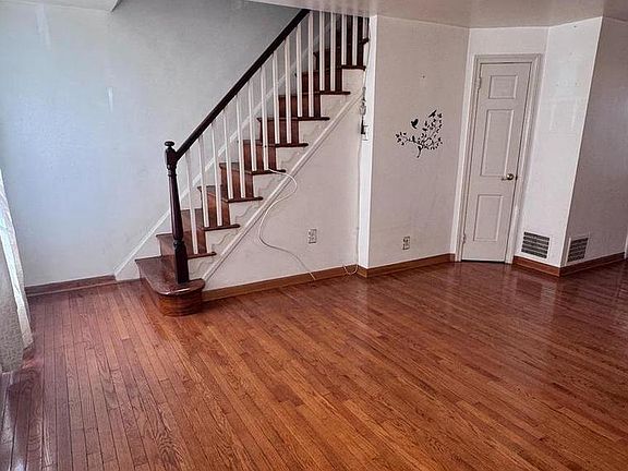 4th image of 747 Landis St