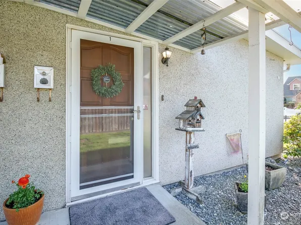 325 7th Place SE #1, Puyallup, WA 98372