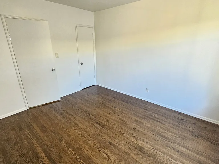1625 N Hobart Blvd #4 — Photo 7