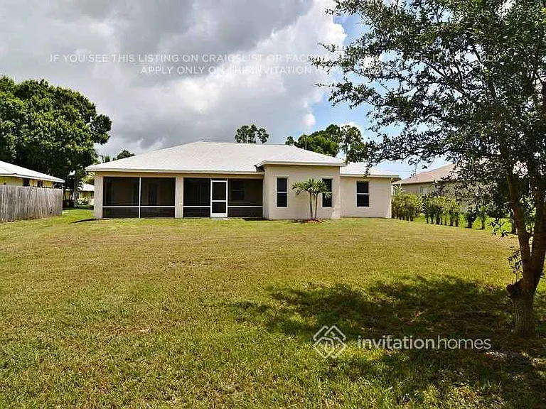 668 SE Damask Ave — Photo 17