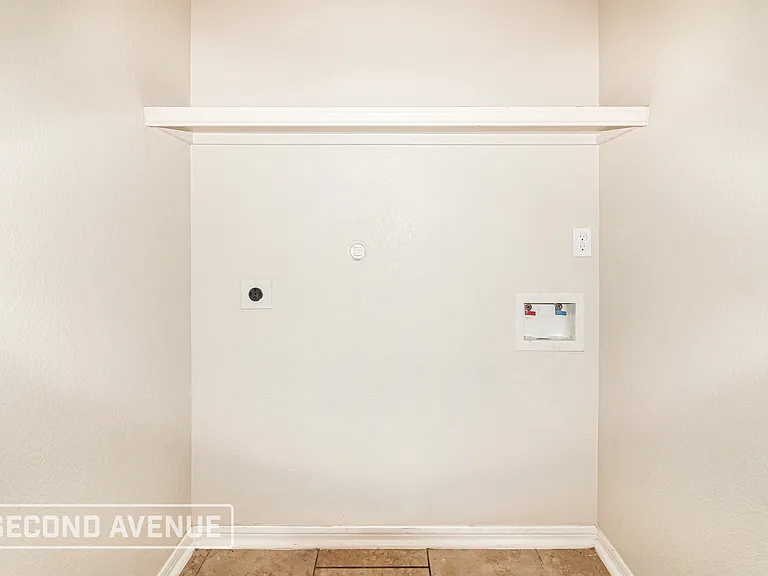 1037 Imperial St — Photo 22