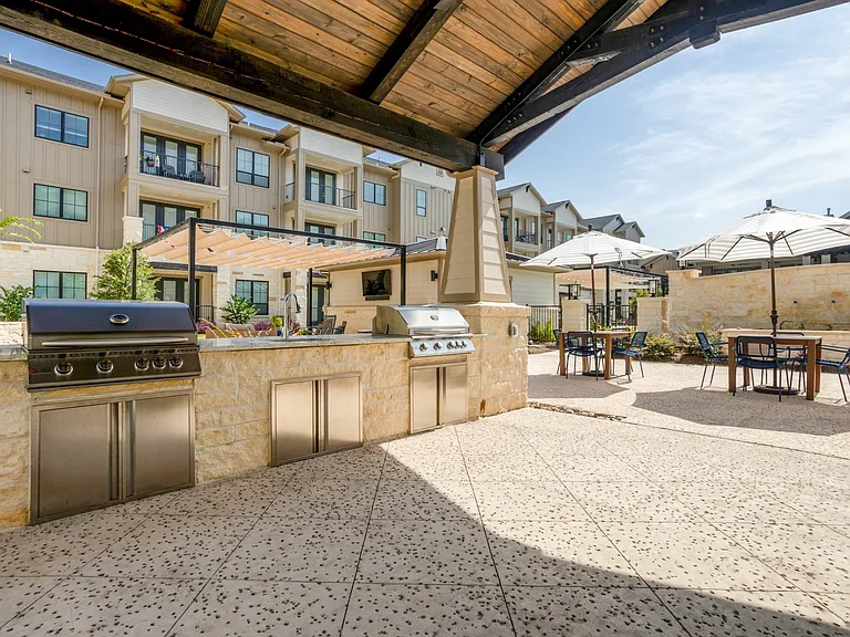 Cadence Creek Towne Lake - Resort Style Courtyard -1 (1)