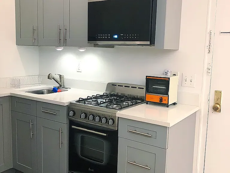 112 W 72nd St #4C — Photo 4
