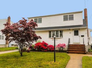 53 Philadelphia Ave, Massapequa Park, NY 11762