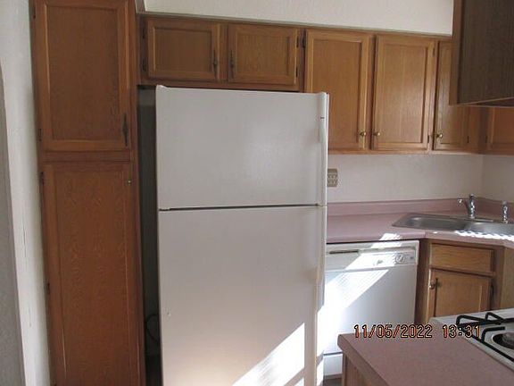 5th image of 664 Hempstead Dr