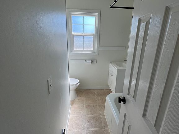 3rd image of 1118 Perkins Ave #1118