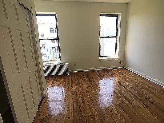 4th image of 109 W 106th St APT 9