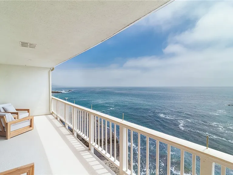 631 Cliff Dr — Photo 8