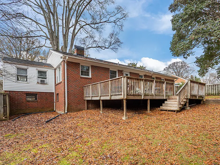 2100 Villa Dr — Photo 23
