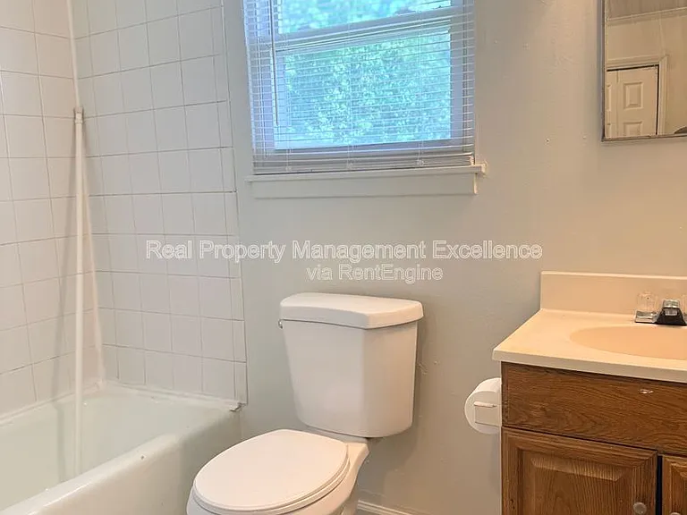 419 Walton St — Photo 19