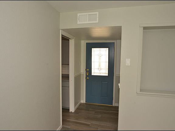 3rd image of 313 De Leon Dr