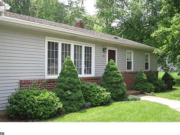 2nd image of 198 Lincoln Dr
