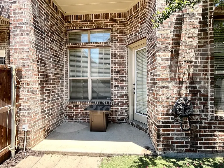 2209 Kirby St — Photo 19