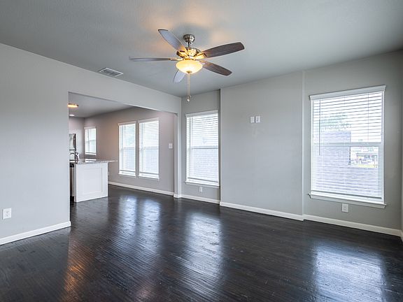 3rd image of 3009 Hemphill St Unit 203