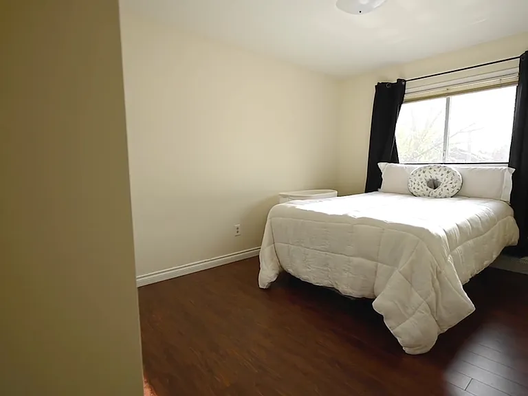 4001 Romanzof Cir #B — Photo 10