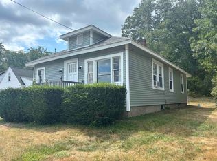 906 N Main St, Laconia, NH 03246