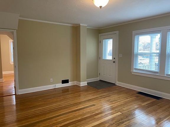 3rd image of 49 Hudson St #1