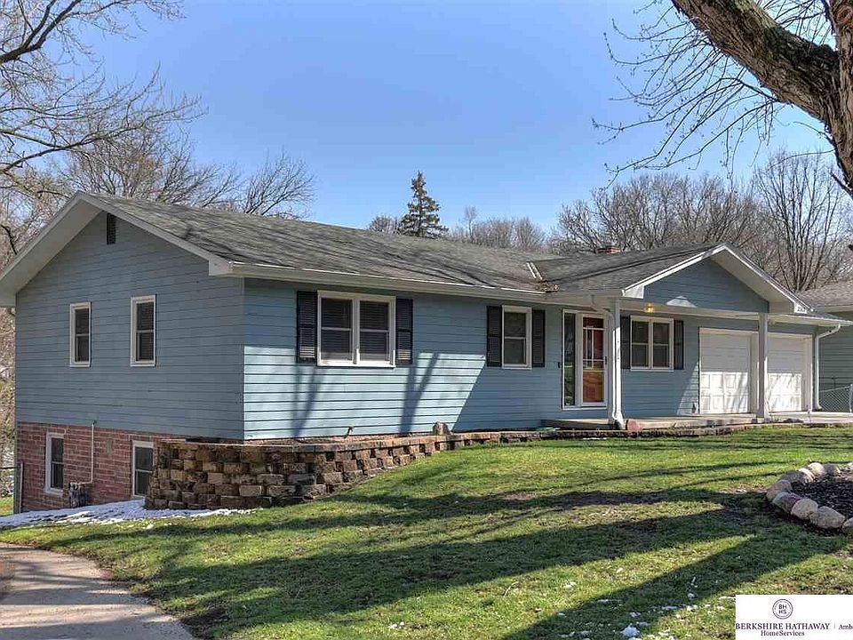 1st image of 3513 Armbrust Dr