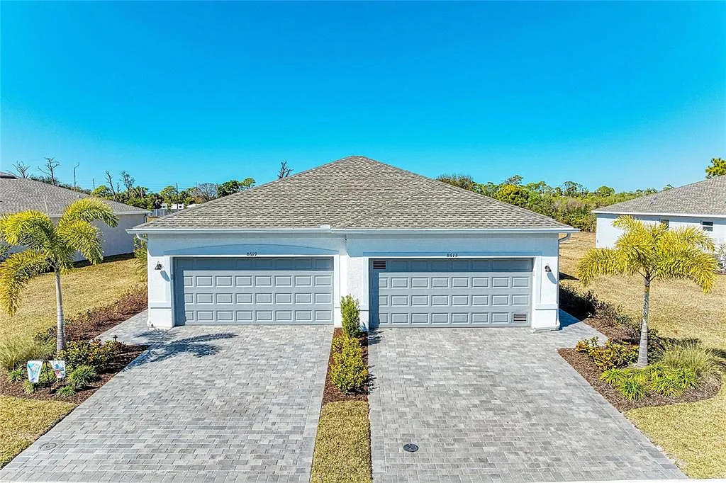 3 bed, 2.0 bath, 1422 sqft, $3,650 — Photo 3