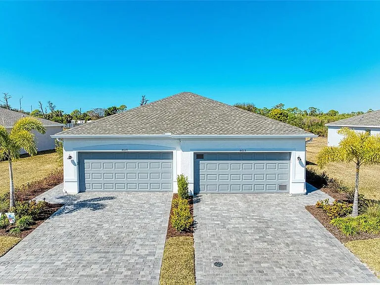 8613 Seasalt Loop — Photo 3