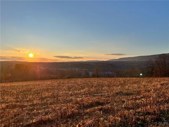 Riverview Dr, Walnutport, PA 18088