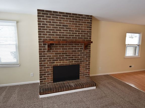 2nd image of 621 E 160th Pl