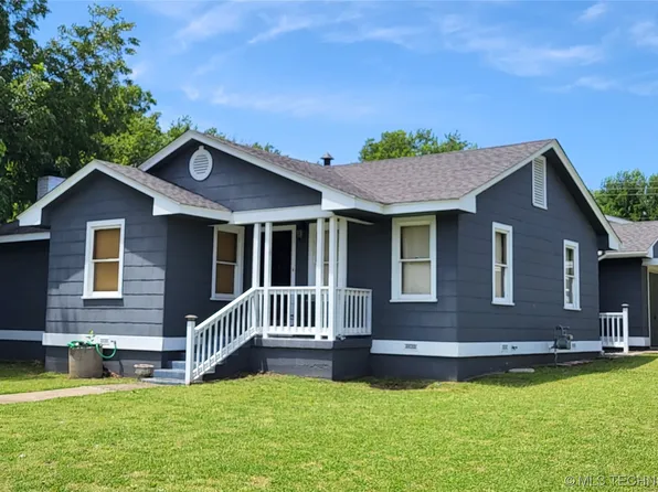 201 S 5th St, Okemah, OK 74859