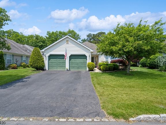 4th image of 12 Ivy Hill Rd