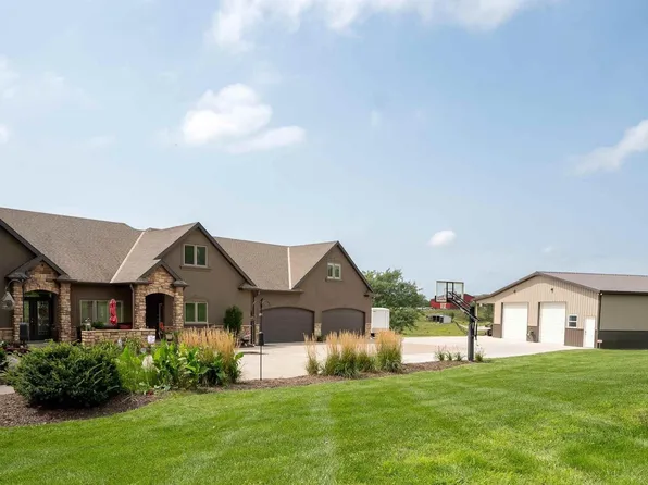 9056 S 232nd Cir, Gretna, NE 68028
