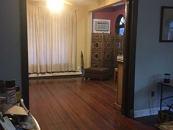 3rd image of 120-10 Newport Ave
