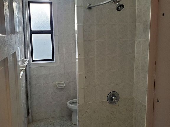 4th image of 561 W 147th St #5A2