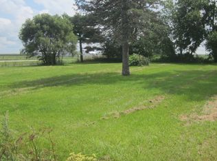 210 E Cornell St, Papineau, IL 60956