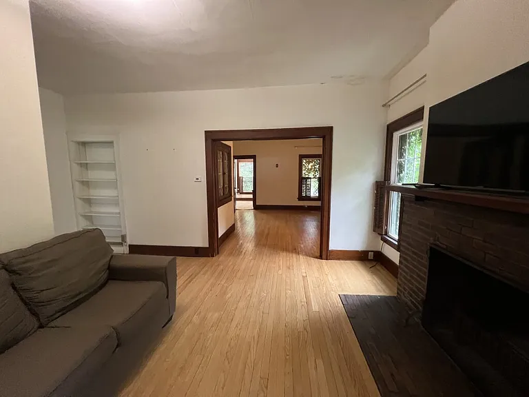 115 Heights Ct — Photo 6