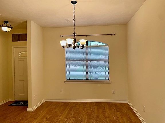 3rd image of 904 Barchetta Dr
