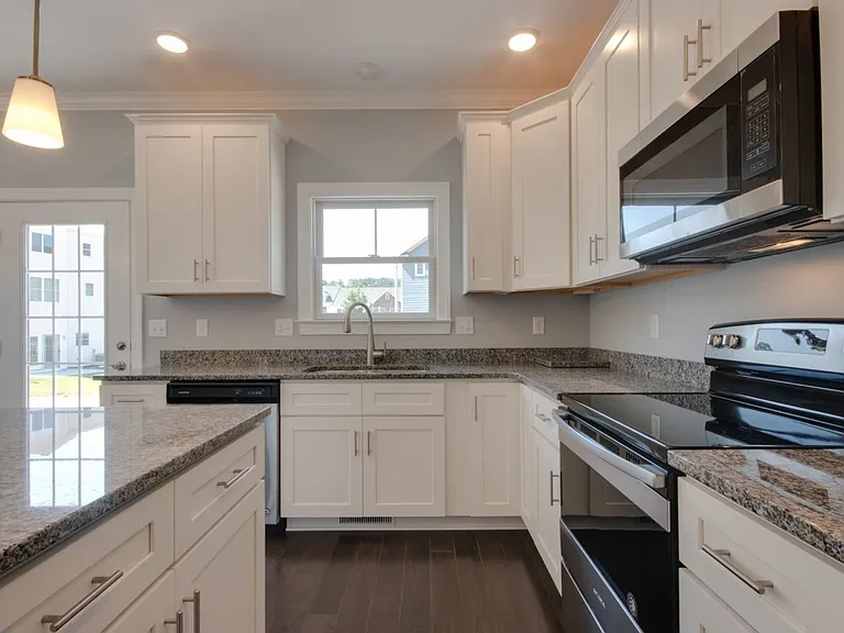 2844 Belgian Dr — Photo 7
