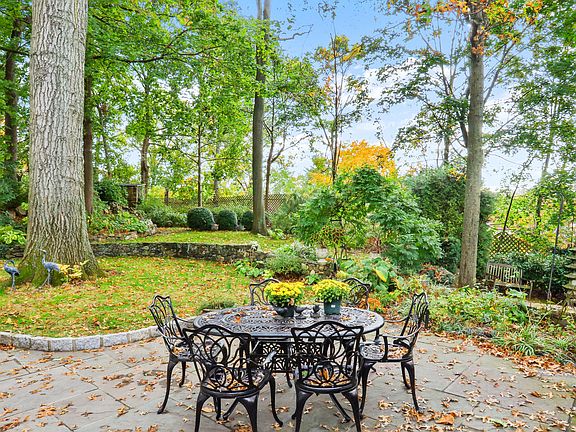 38 Elkan Rd Larchmont NY 10538-print-032-032-029-4200x2359-300dpi.jpg