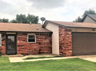 105 N Texoma Dr, Enid, OK 73703