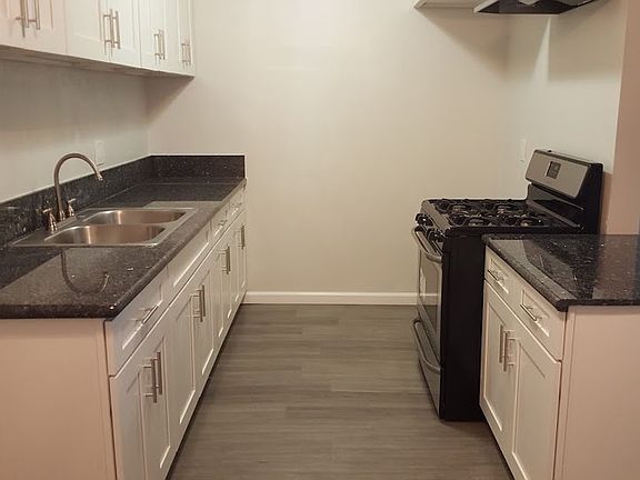 3rd image of 611 S Fir Ave APT 3