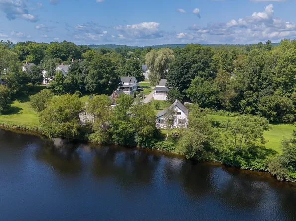 8 Lilac Lane, Dover-Foxcroft, ME 04426