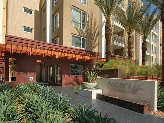 2nd image of 21301 Erwin St Unit 335