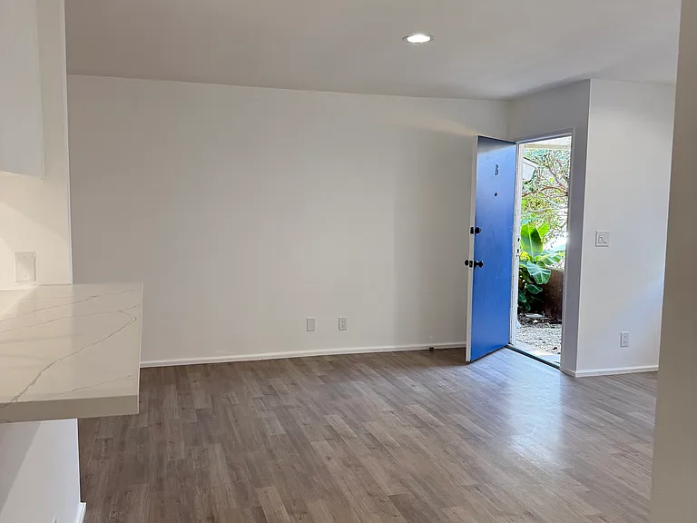 27011 Avenida Las Palmas #B — Photo 16