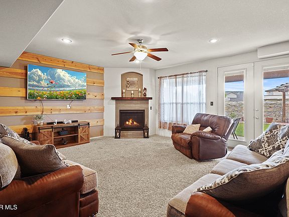 3rd image of 5017 Moon Ranch Ln