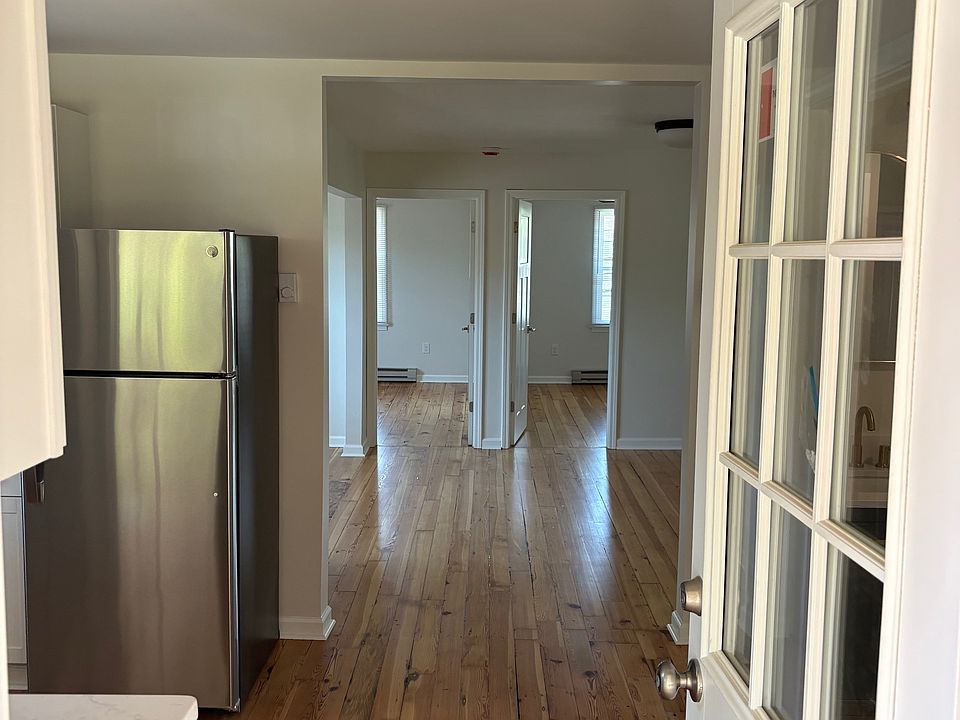 1st image of 209 E Main St APT B