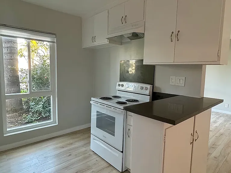 5505 Corteen Pl #7 — Photo 11
