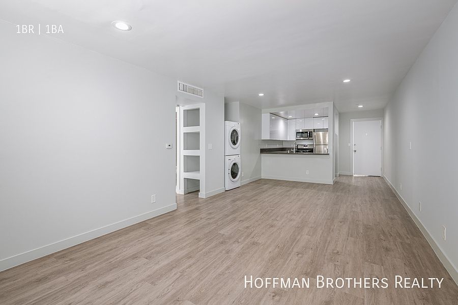 1st image of 1535 N Kenmore Ave APT 2I