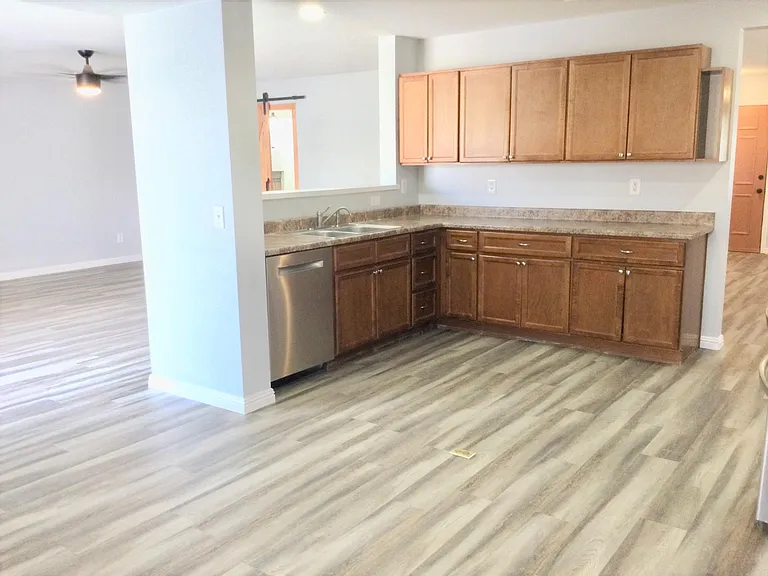 626 W Racine Loop — Photo 9