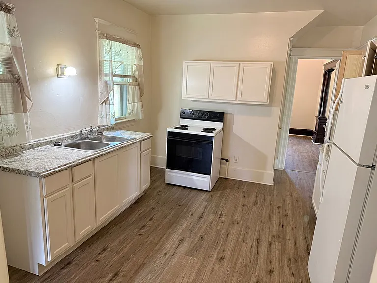 3102 Francis St — Photo 9