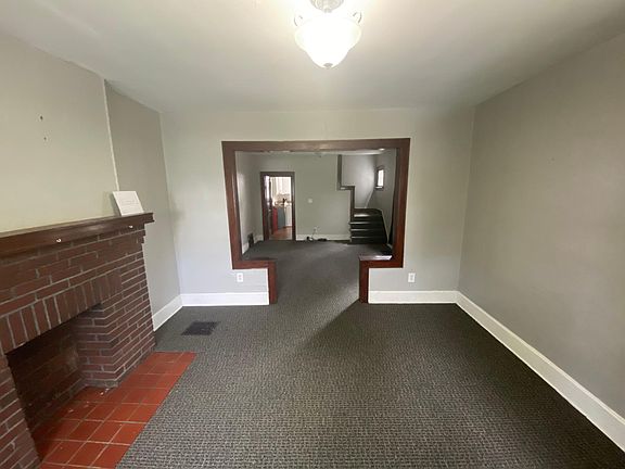 5th image of 2396 Glenmawr Ave