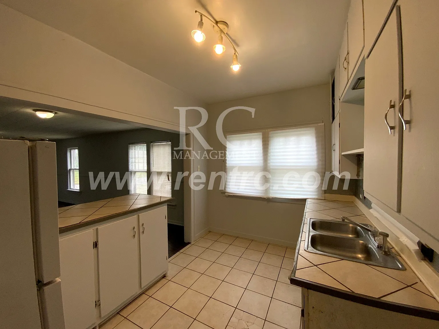 2 bed, $795 — Photo 3