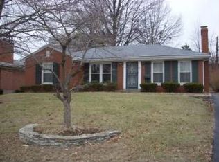 1931 Meadowcreek Dr, Louisville, KY 40218